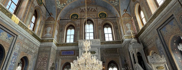 Pertevniyal Valide Sultan Camii is one of ÜSKÜDAR_İSTANBUL.