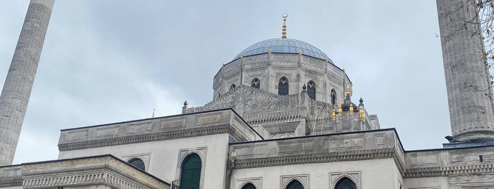 Pertevniyal Sultan Türbesi is one of 1-Fatih to Do List | Spirituel Merkezler.