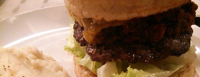 Whoopi Gold Burger is one of SHIBUYA BURGER.