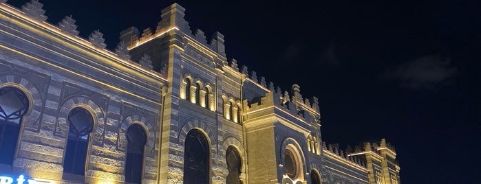 Dəmiryol Vağzalı | Baku Railway Station is one of ♏️UTLU : понравившиеся места.