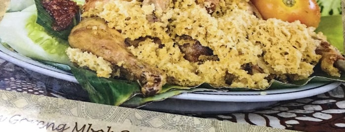 Ayam Goreng Mbok Berek Ny. Astuti is one of Wisata Kuliner Manado.