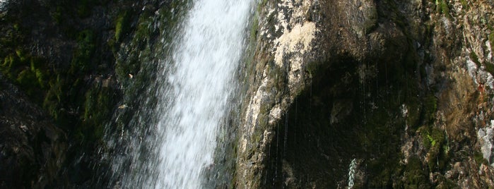 Водопад на перевале Кызыл Бель / Kyzyl-Bel pass waterfall is one of Discovering Naryn with 4Sq.