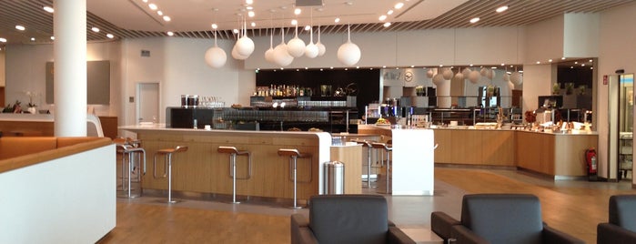 Lufthansa Business Lounge Z is one of Orte, die Samantha gefallen.