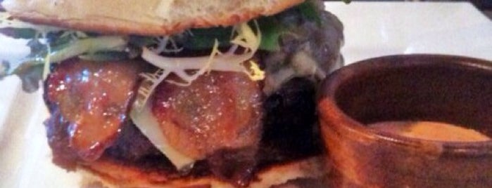 Bachi Burger is one of Locais curtidos por Mimi.