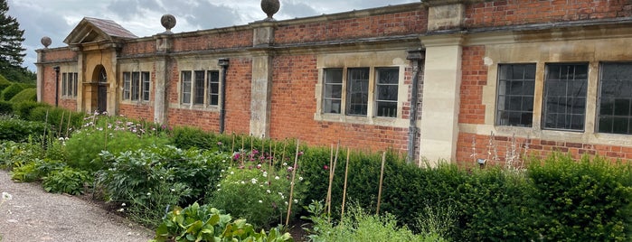 Tyntesfield House (NT) is one of Orte, die Elliott gefallen.