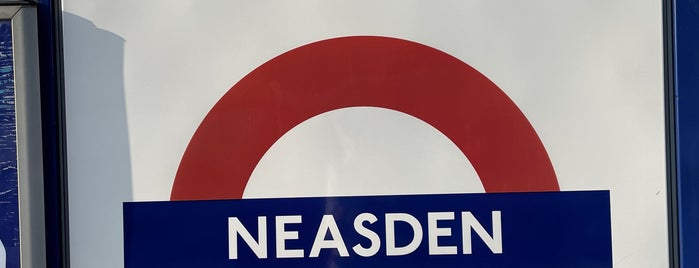 Neasden London Underground Station is one of Jubilee Line.