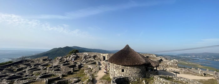 Monte Santa Tegra is one of Miradores y espacios naturales Rías Baixas.