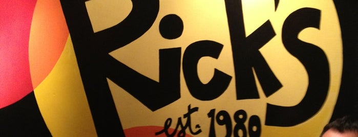 Rick's American Cafe is one of Tempat yang Disukai Joey.