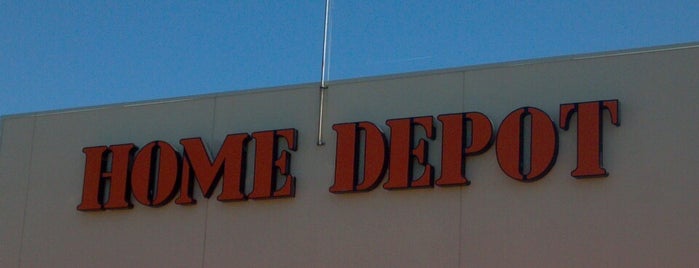 The Home Depot is one of สถานที่ที่ Curtis ถูกใจ.