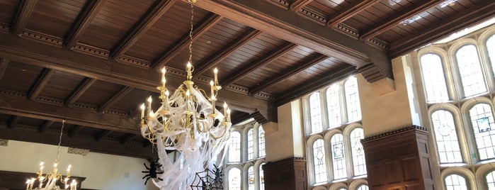 Yale University - Grace Hopper College is one of Lugares favoritos de Heaven.