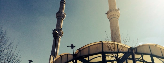 Yeniyalı Merkez Camii is one of Ahmet'in Beğendiği Mekanlar.