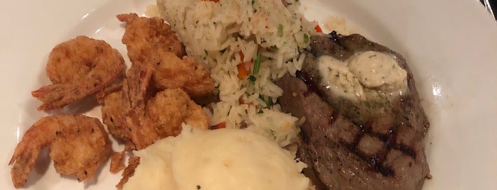 TGI Fridays is one of The 7 Best Places for Creamy Mashed Potatoes in Houston.
