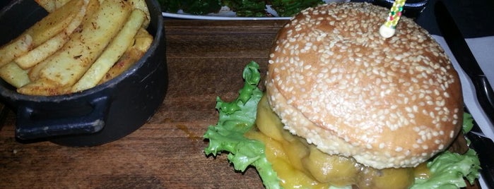 The Market Bosphorus is one of The 15 Best Places for Cheeseburgers in Istanbul.