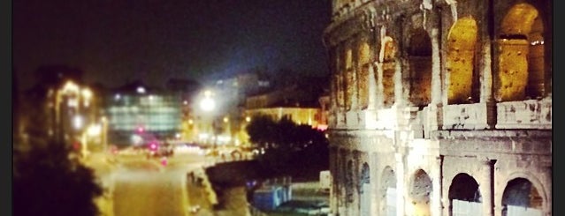 Colosseo is one of Posti che sono piaciuti a Fabio.