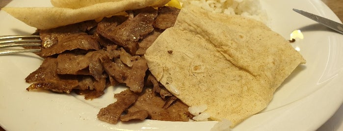 4 Döner is one of Pınarさんのお気に入りスポット.