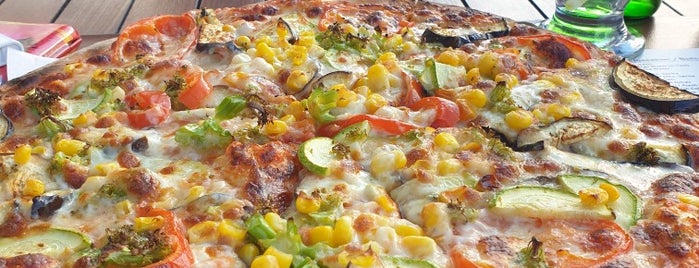 Sünger Pizza is one of Pınarさんのお気に入りスポット.