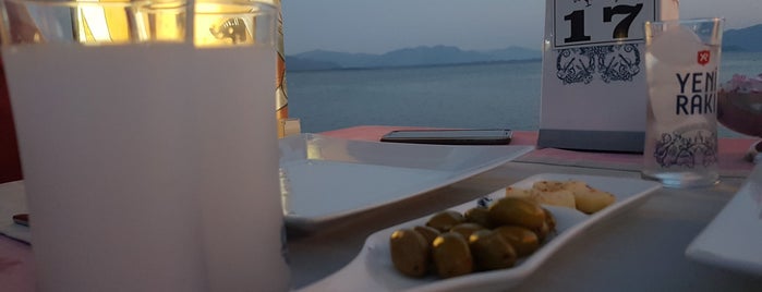Ayaklı Göl Cafe & Restaurant is one of Pınar'ın Beğendiği Mekanlar.