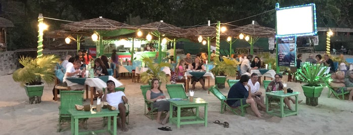 Original Sunset View Beach Bar & Restaurant is one of Birmanie.