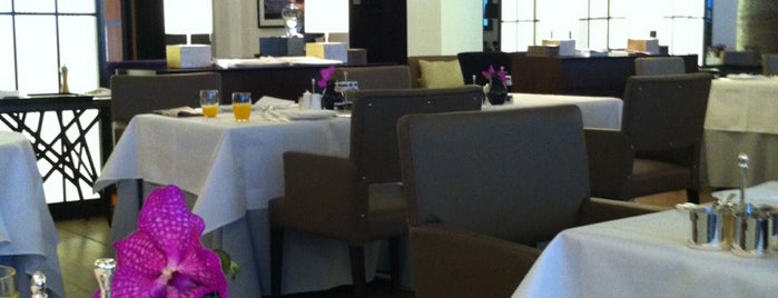 Les Solistes by Pierre Gagnaire is one of Lugares guardados de Cody.