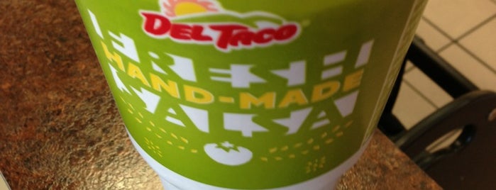 Del Taco is one of Curtさんのお気に入りスポット.