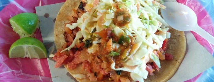 Tacos De Pescado Los Ponchos is one of Krlosさんのお気に入りスポット.