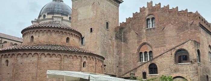 Basilica di Sant'Andrea is one of Mantova.