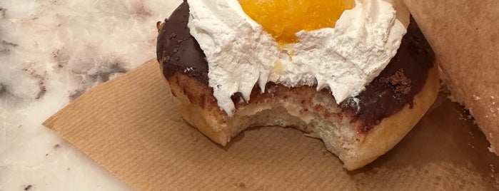 brammibal’s donuts is one of Lugares favoritos de Antonia.
