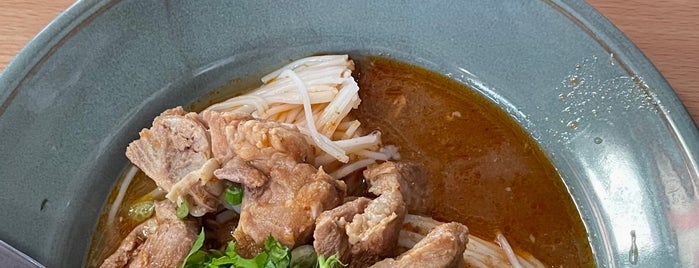 ขนมเส้นป้าอิ๊ด&ลุงพงษ์ is one of เชียงใหม่_5_noodle.
