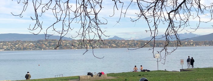 Plage du Reposoir is one of places to swim.