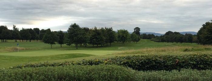 Luttrellstown Castle Golf & Country Club is one of Lieux sauvegardés par James.