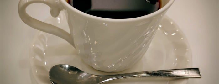 Coffee Room Renoir is one of ごく普通でそこがいい喫茶店.