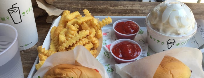 Shake Shack is one of Lieux qui ont plu à Emily.