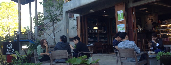 The Old Chiang Mai Cafe is one of Kin Arai in CM.