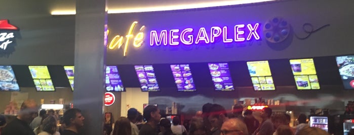 Megaplex Theatres @ Geneva is one of สถานที่ที่ J. Alexander ถูกใจ.