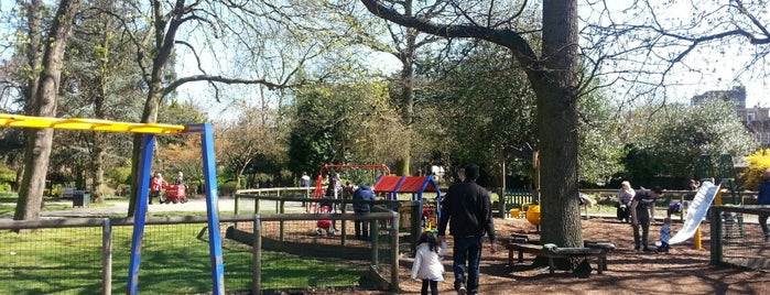 Walpole Playground is one of Kid Friendly London.