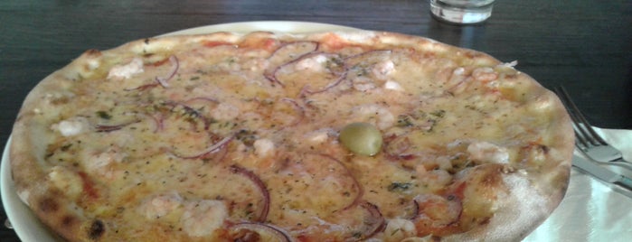 Pizzeria Velo Misto is one of Lugares favoritos de Rebecca.
