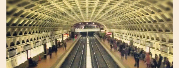Gallery Place - Chinatown Metro Station is one of Public Transportation.