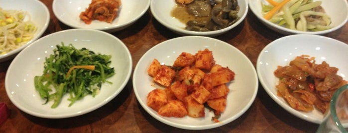 Seok Chon Korean Restaurant is one of Lugares favoritos de JÉz.