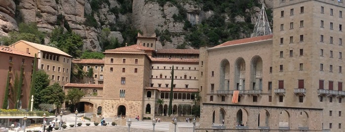 Monestir de Montserrat is one of Gespeicherte Orte von Андрей.