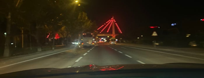 Yeni İstanbul Caddesi is one of 😎😎😎'ın Beğendiği Mekanlar.