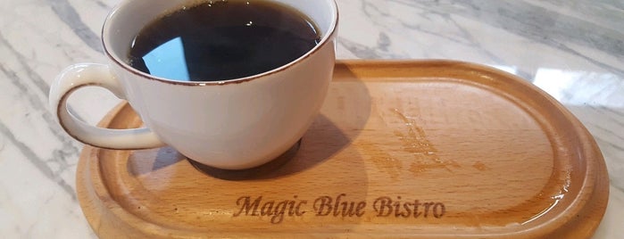 Magic Blue Bistro is one of 🌜🌟🌟hakan🌟🌟🌛 : понравившиеся места.