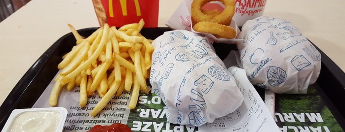 McDonald's is one of Orte, die 🌜🌟🌟hakan🌟🌟🌛 gefallen.