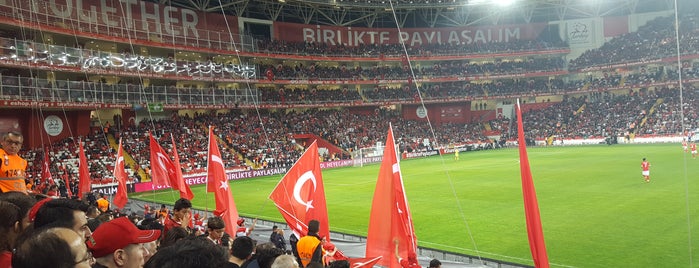 Antalya Stadyumu is one of 🌜🌟🌟🌟hakan🌟🌟🌟🌛'ın Beğendiği Mekanlar.