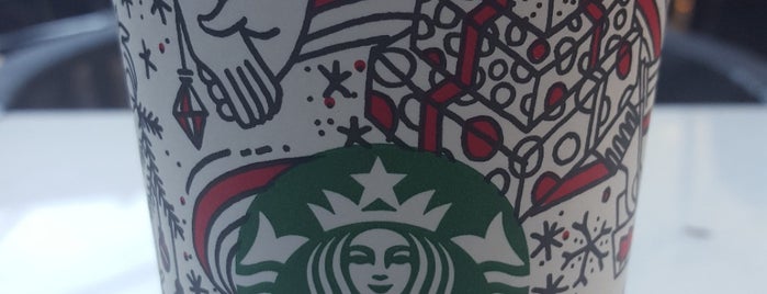 Starbucks is one of 🌜🌟🌟hakan🌟🌟🌛さんのお気に入りスポット.