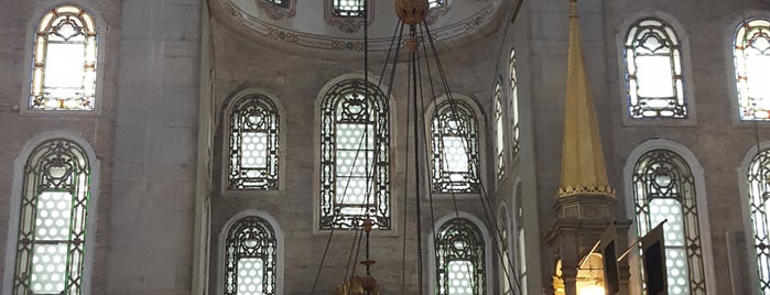 Мечеть Султана Эйюпа is one of 🌜🌟🌟hakan🌟🌟🌛 : понравившиеся места.