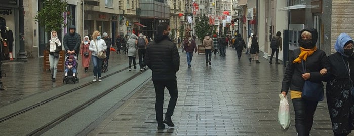 İstiklal Caddesi is one of 🌜🌟🌟hakan🌟🌟🌛 : понравившиеся места.