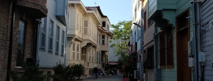 Kadırga is one of İstanbul Mahalle 2.
