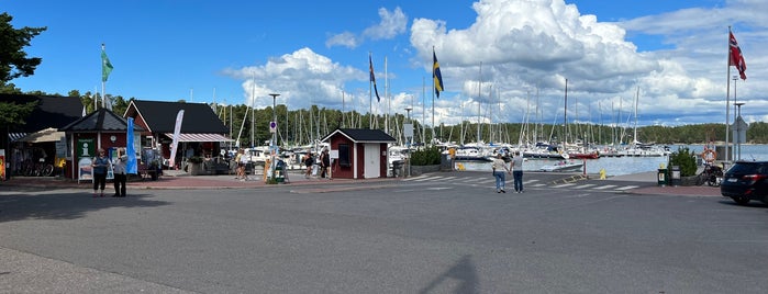 Nagu gästhamn / Nauvon vierasvenesatama is one of Paikkoja saaristossa.