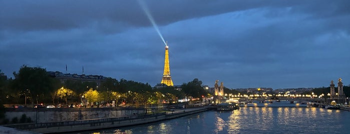 Pont de la Concorde is one of Paris Places.