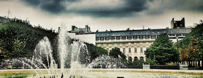 Jardin du Palais Royal is one of Tempat yang Disukai Alex.